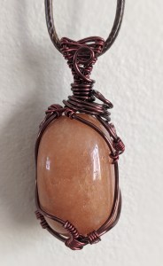 bijoux-alex-yell-gildor-collier-pendentif-pierres-naturelles-calcite.jpg