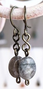 bijoux-alex-yell-obroi-boucles-oreilles-pierres-semi-precieuses-labradorite.jpg